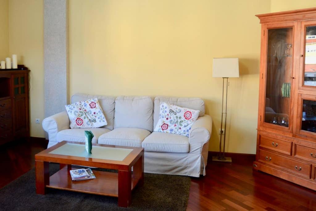 Fantastico Duplex De 4 Habitaciones En El Camino Ingles. بونتيدويمي المظهر الخارجي الصورة
